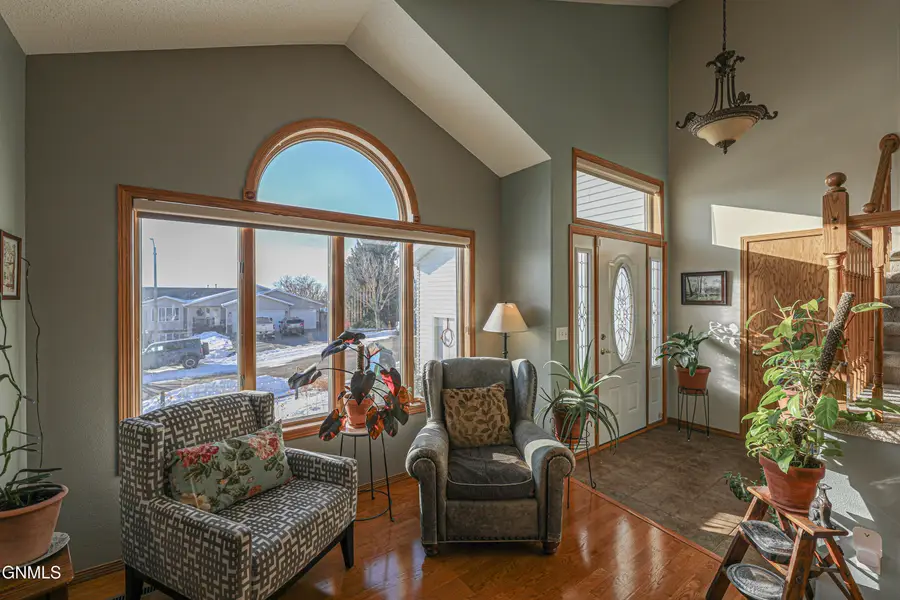 900 Mouton Avenue, Bismarck, ND 58503 - Image #3