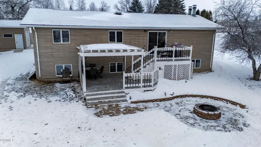 1013 Cypress Drive, Beulah, ND 58523 - Image #2