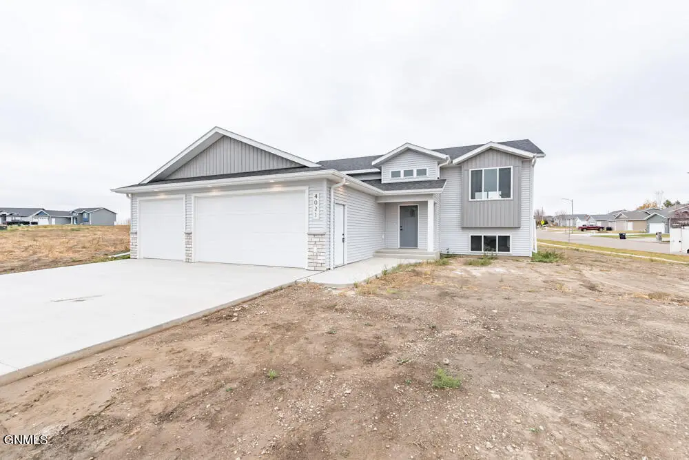4021 Amari Loop Nw, Mandan, ND 58554 - Image #1