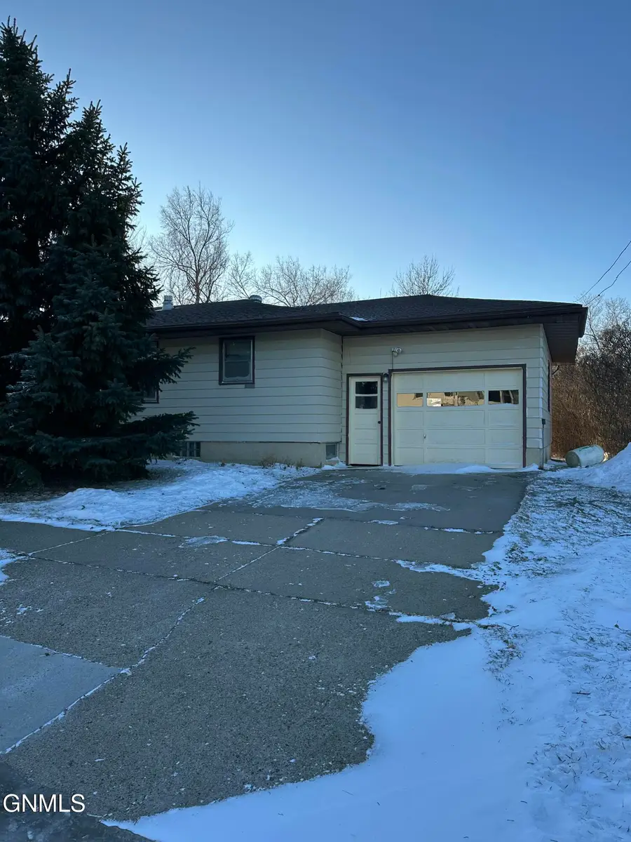 208 S 7th Street S, New Salem, ND 58563 - Image #2