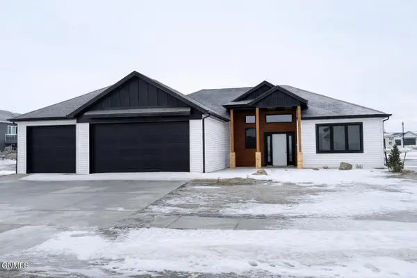 5808 Gold Drive, Bismarck, ND 58503