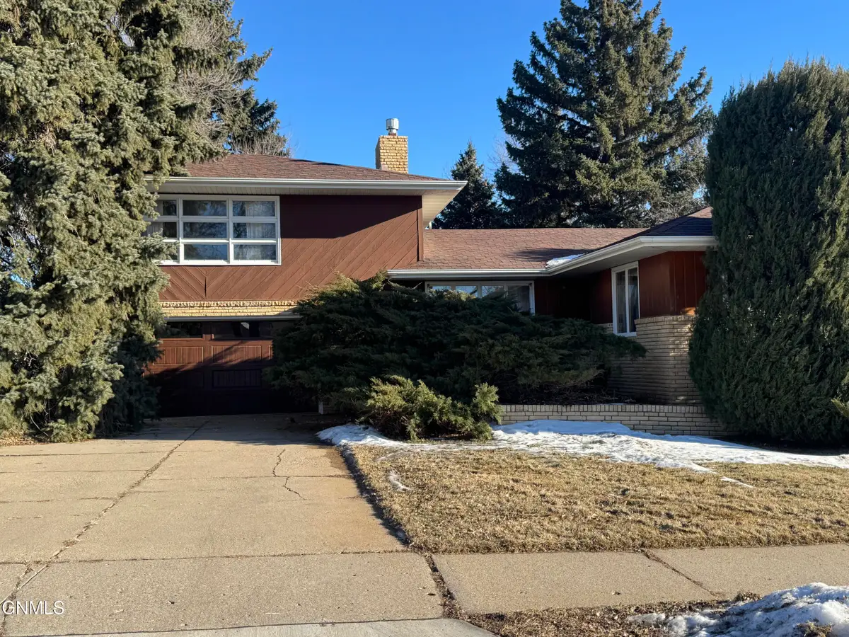 1019 28th Street, Bismarck, ND 58501 - Image #1