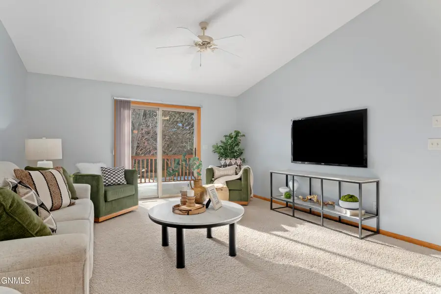 321 Calgary Avenue, Bismarck, ND 58503 - Image #3