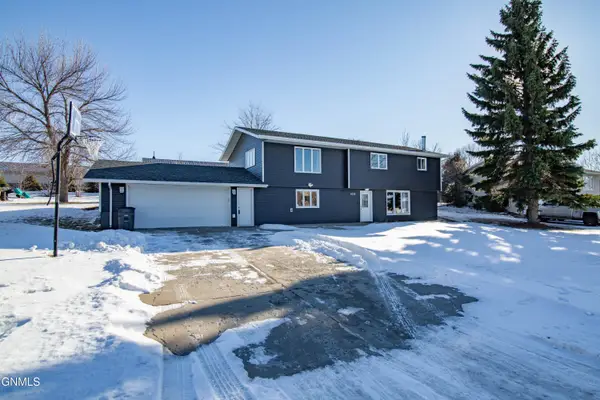 1033 Heritage Drive, Washburn, ND 58577