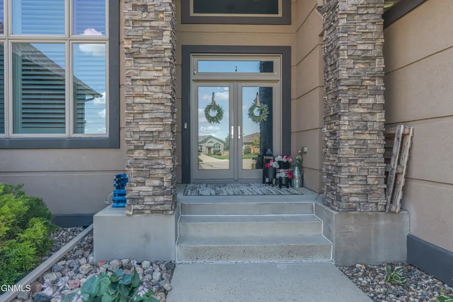 2507 Powder Ridge Circle, Bismarck, ND 58503 - Image #2