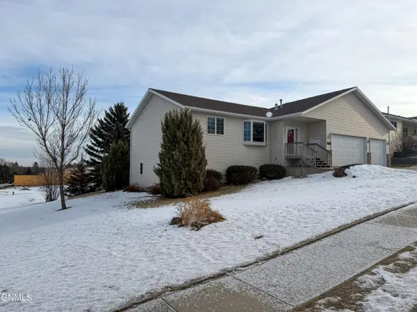 1708 14th Avenue Se, Mandan, ND 58554