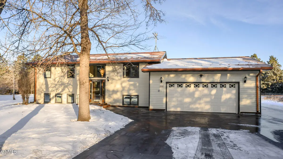 550 Glenwood Drive, Bismarck, ND 58504 - Image #1