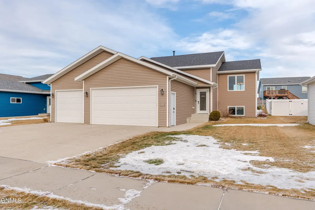 3916 48th Street Nw, Mandan, ND 58554 - Image #1