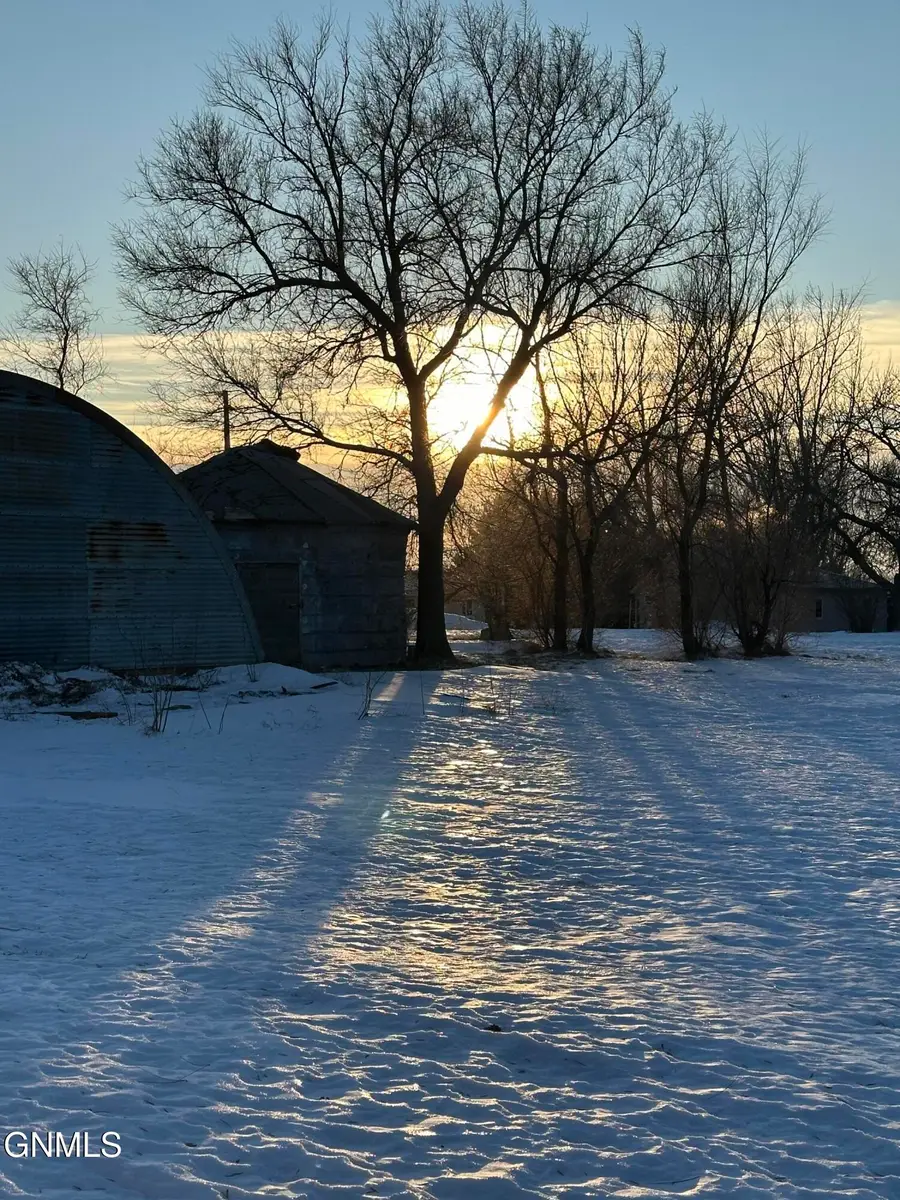 211 8th Street S, New Salem, ND 58563 - Image #2