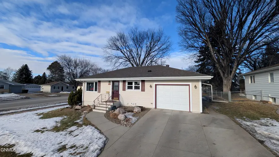 232 Owens Avenue, Bismarck, ND 58501 - Image #3