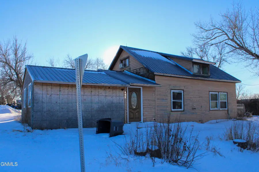 402 Fisk Street, Wildrose, ND 58801 - Image #2
