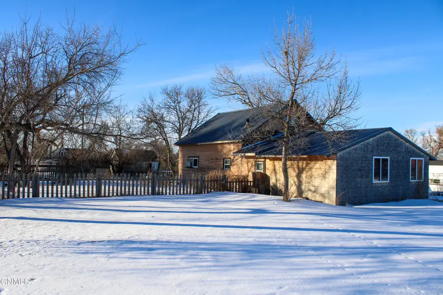 402 Fisk Street, Wildrose, ND 58801 - Image #3