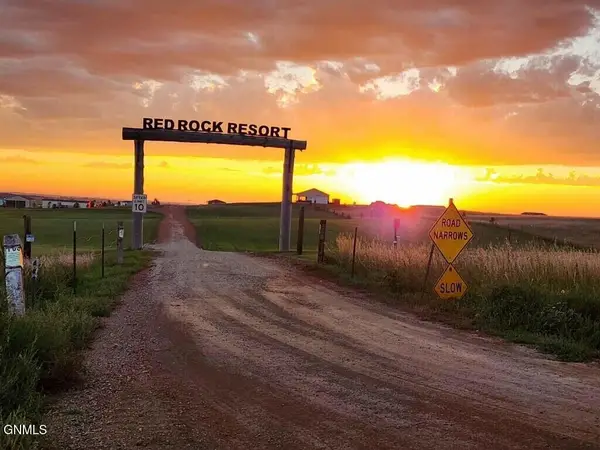 5499 Leisure Avenue, Glen Ullin, ND 58631