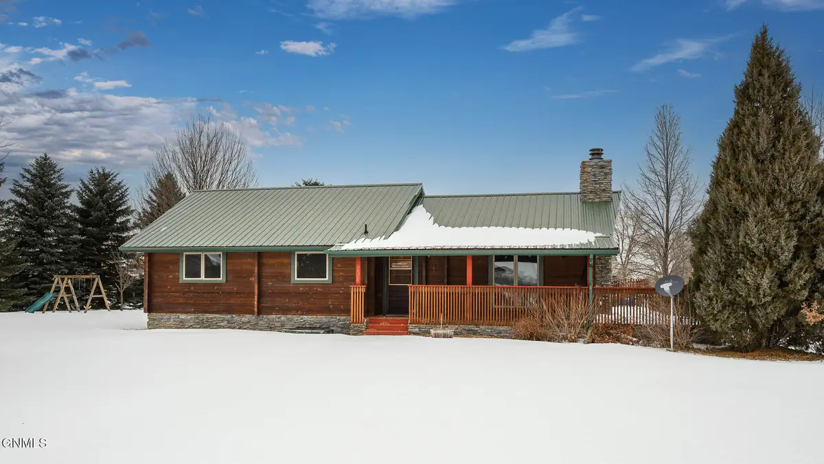 301 7th Avenue Nw, Hazen, ND 58545 - Image #1