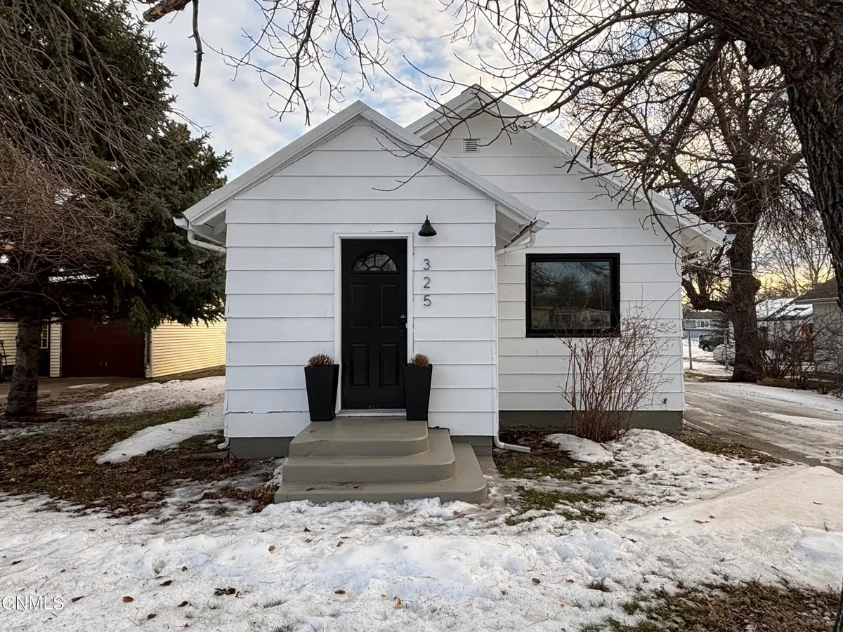 325 Chaffee Row, Beulah, ND 58523 - Image #1