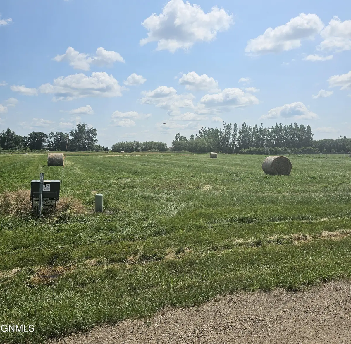 3104 Hoggarth Drive, Jamestown, ND 58401 - Image #1