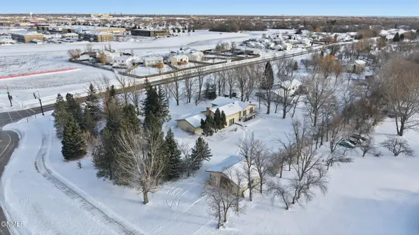 3512 40th Avenue S, Fargo, ND 58104