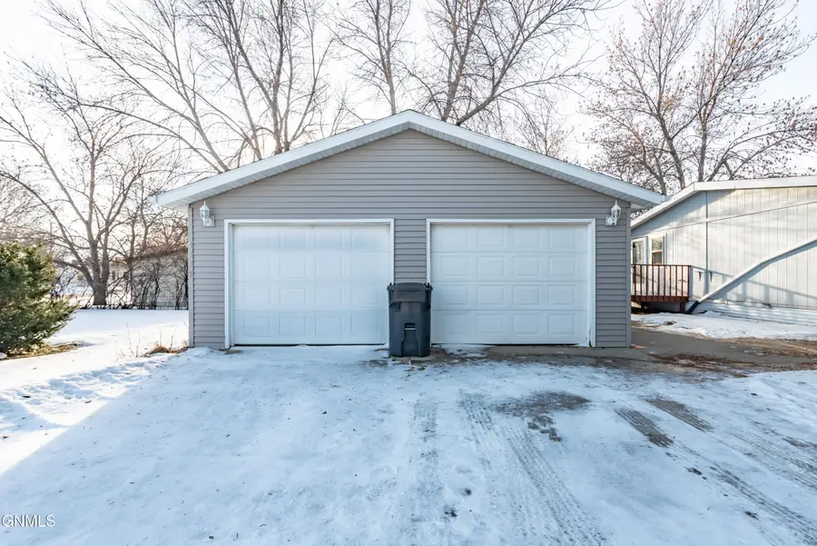 4337 Drake Drive, Bismarck, ND 58503 - Image #3