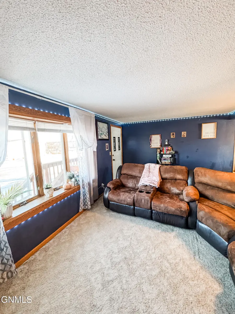 315 Central Avenue W, Plentywood, MT 59254 - #3