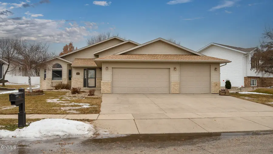 1301 8th Avenue Ne, Mandan, ND 58554 - Image #2