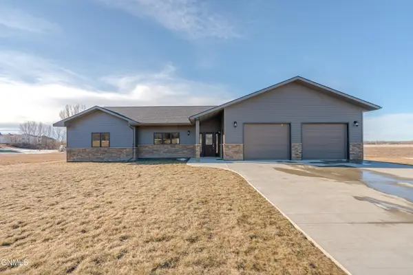 5400 Falconer Drive, Bismarck, ND 58504