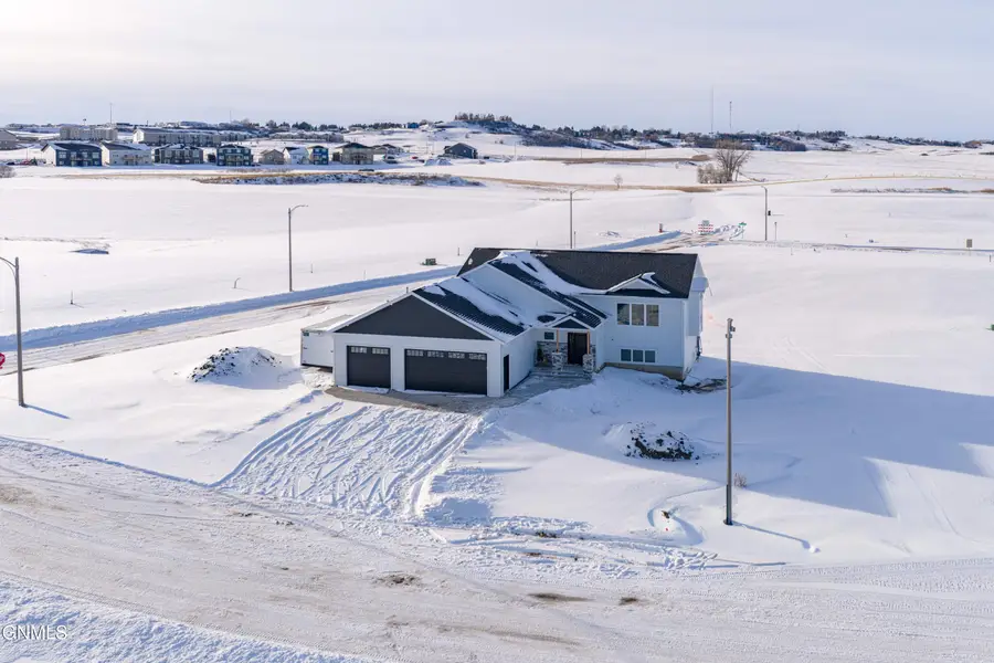 3511 Silver Leaf Avenue Nw, Mandan, ND 58554 - Image #2