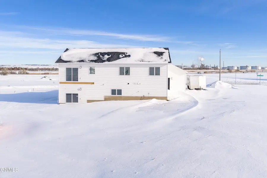 3511 Silver Leaf Avenue Nw, Mandan, ND 58554 - Image #3