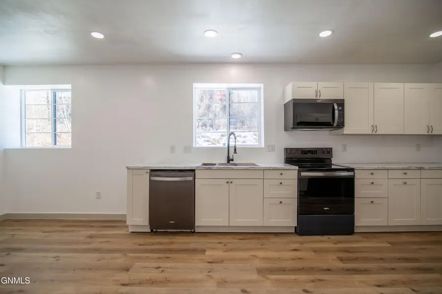 602 6th Avenue Nw, Mandan, ND 58554 - Image #3