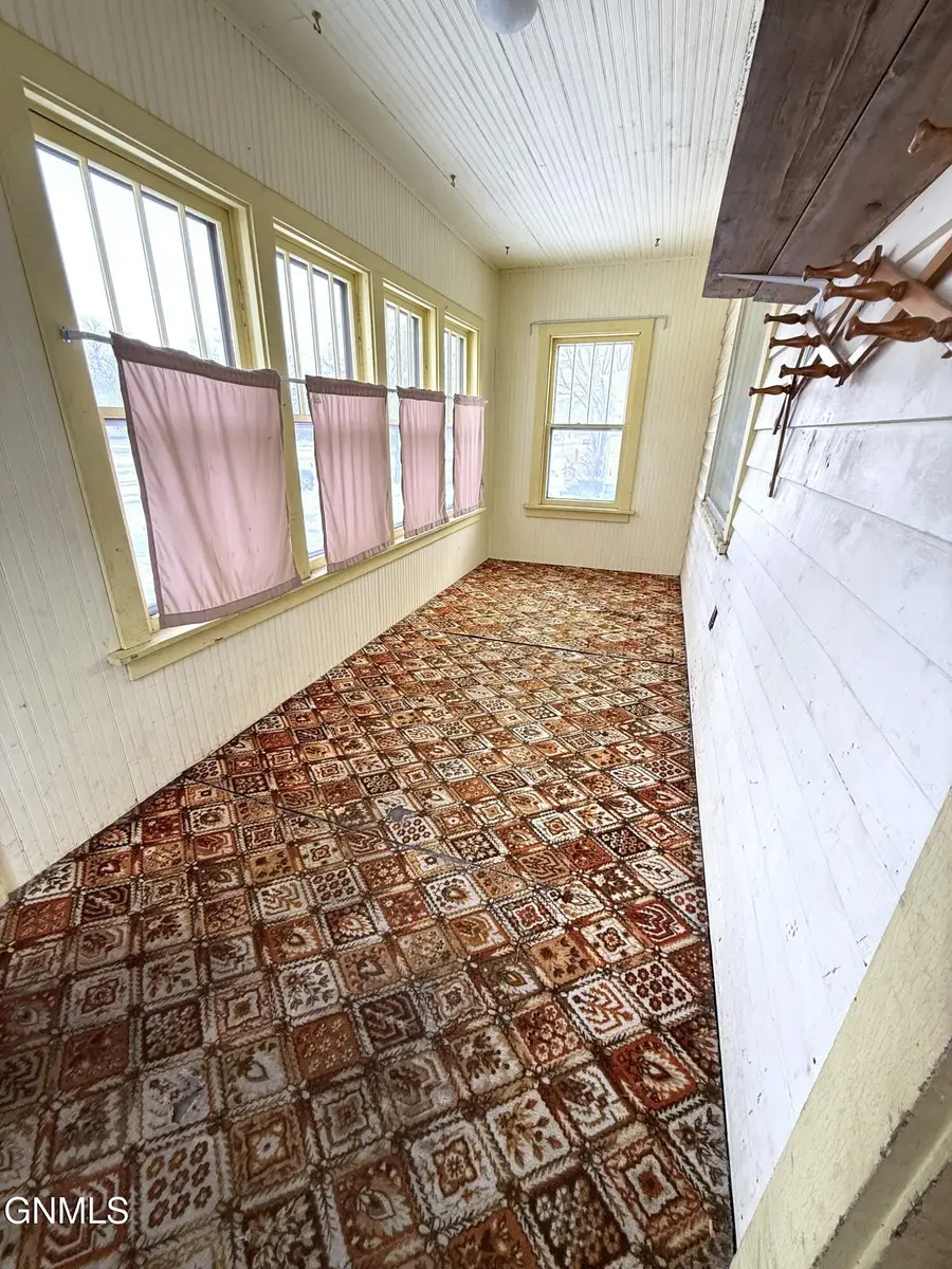 120 4th Avenue Se, Jamestown, ND 58401 - Image #3