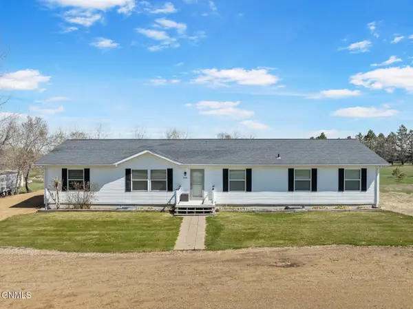 6881 2nd Avenue Circle E, Williston, ND 58801