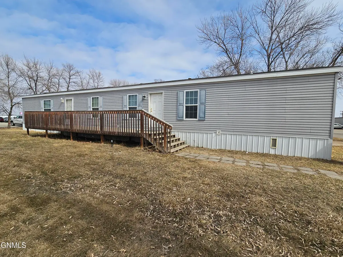 403 21st Street W, Williston, ND 58801 - Image #1