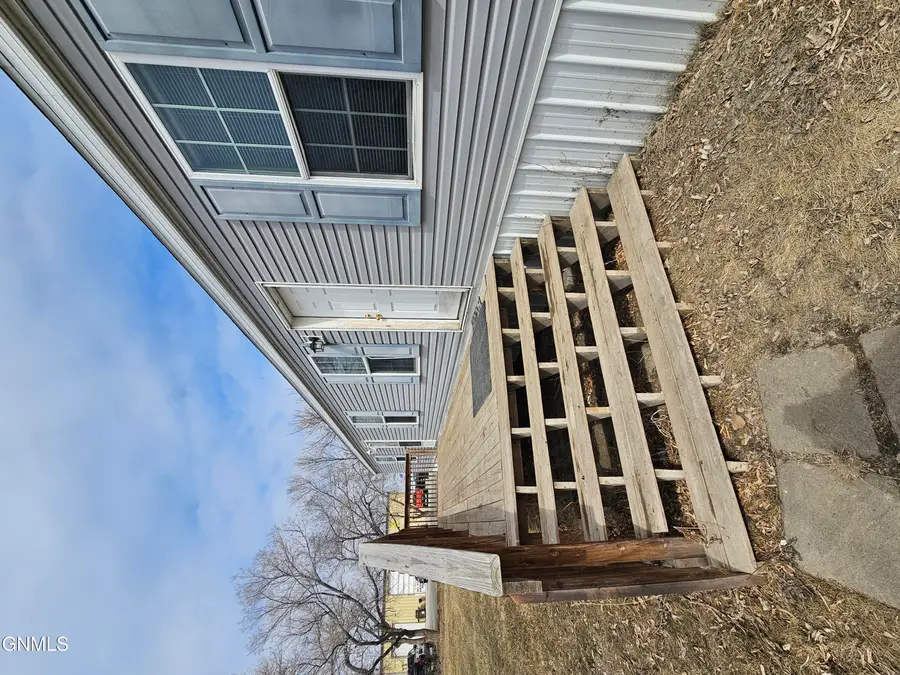403 21st Street W, Williston, ND 58801 - Image #2