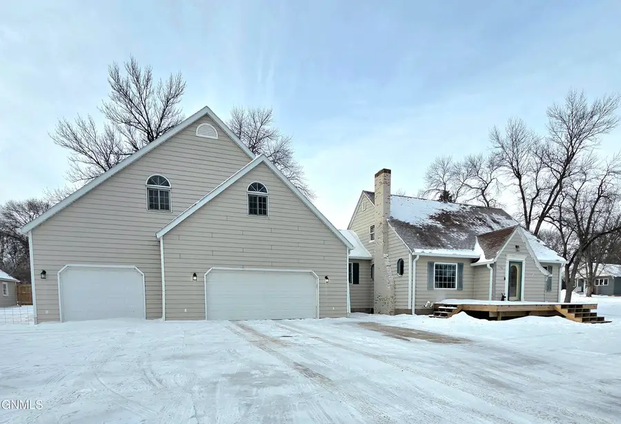 806 9th Street Nw, Cooperstown, ND 58425 - Image #2
