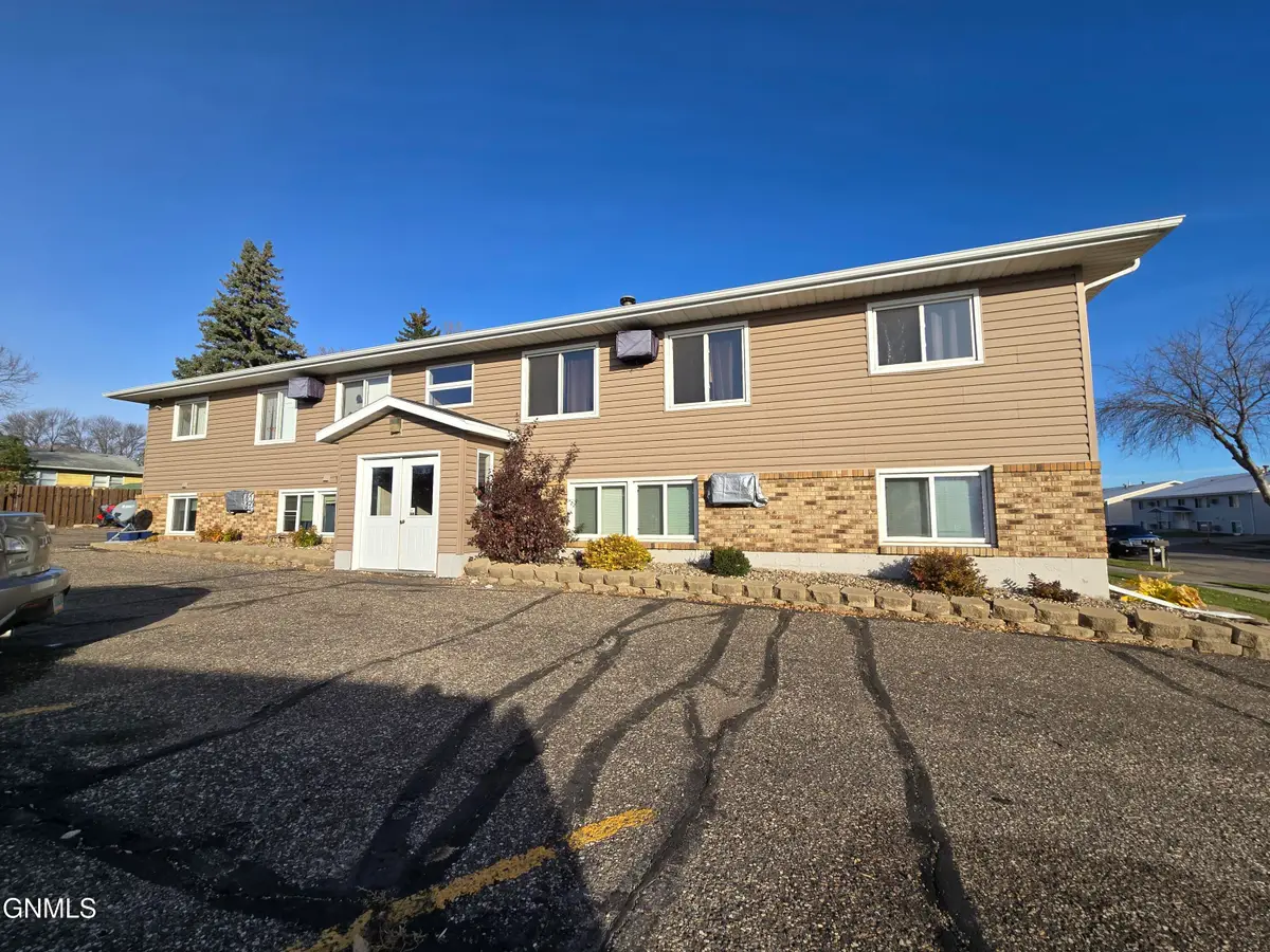 2406 N 8th Street, Bismarck, ND 58503 - Image #1