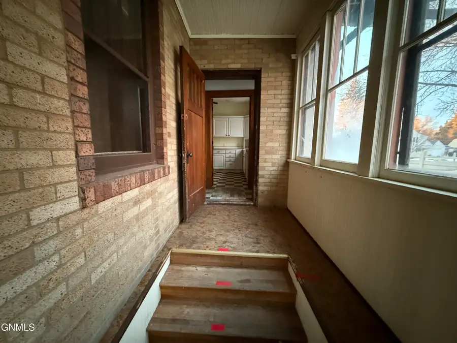 610 3rd Street Nw, Mandan, ND 58554 - Image #2