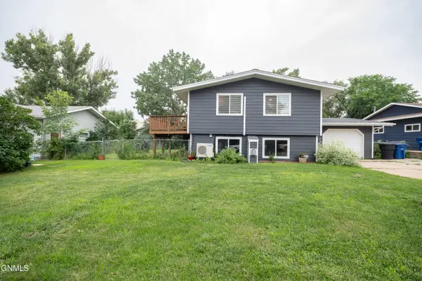 1469 2nd Avenue E, Dickinson, ND 58601