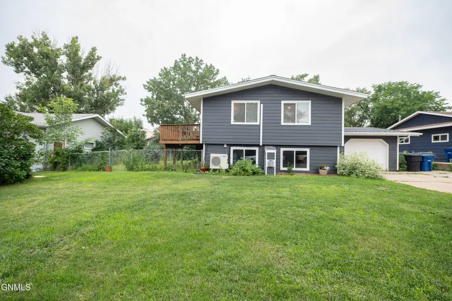 1469 2nd Avenue E, Dickinson, ND 58601 - Image #2