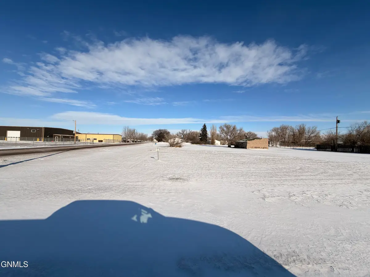 9 36th Street E, Williston, ND 58801 - Image #1