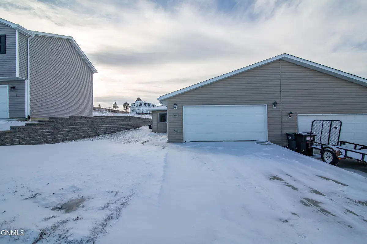 4511 Impala Court Nw, Mandan, ND 58554 - Image #1