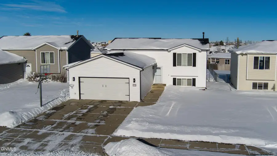 3704 Lewis Road Nw, Mandan, ND 58554 - Image #2