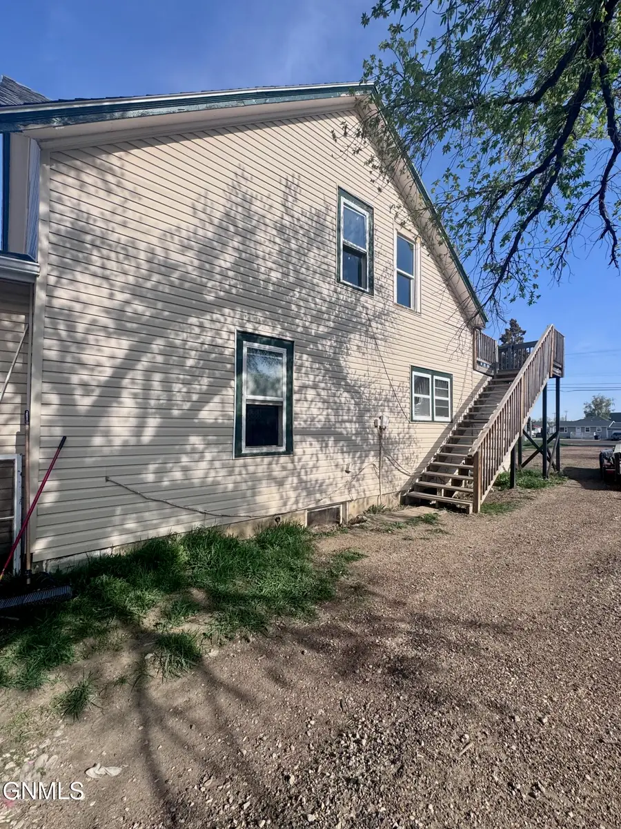 134 E Broadway Street, Dickinson, ND 58601 - Image #3