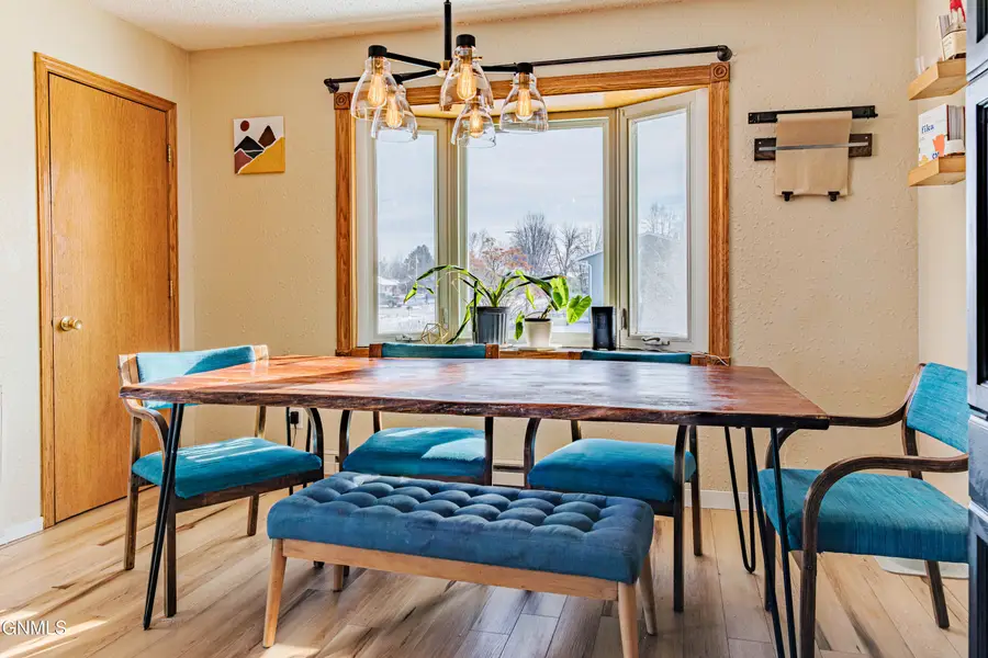 1807 10th Avenue Se, Mandan, ND 58554 - Image #2