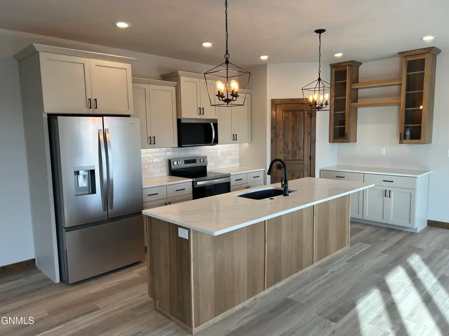 5303 Normandy Street, Bismarck, ND 58503 - Image #3