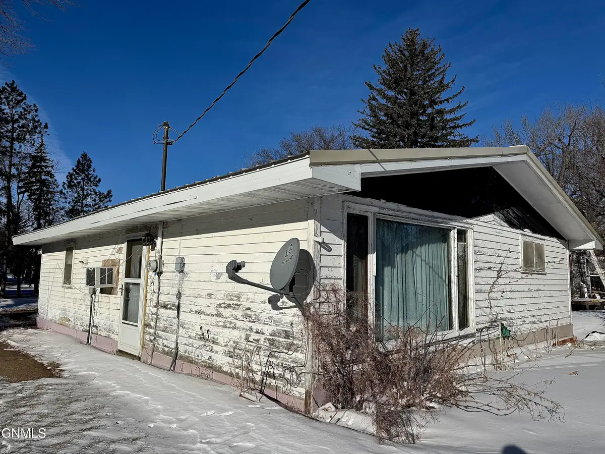 128 Park Avenue W, Bowdon, ND 58418 - Image #1