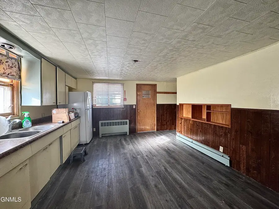 128 Park Avenue W, Bowdon, ND 58418 - Image #2