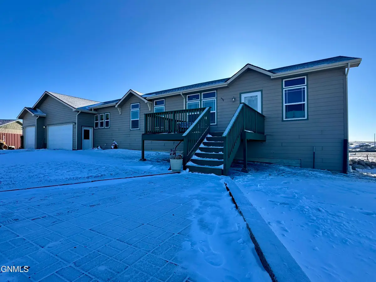 14088 Southview Drive, Williston, ND 58801 - Image #1