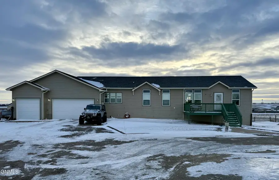 14088 Southview Drive, Williston, ND 58801 - Image #2
