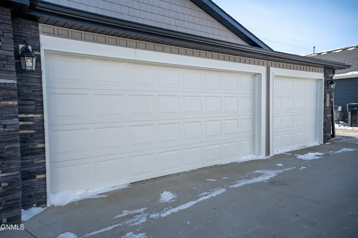 125 Kenner Loop, Bismarck, ND 58504 - Image #1