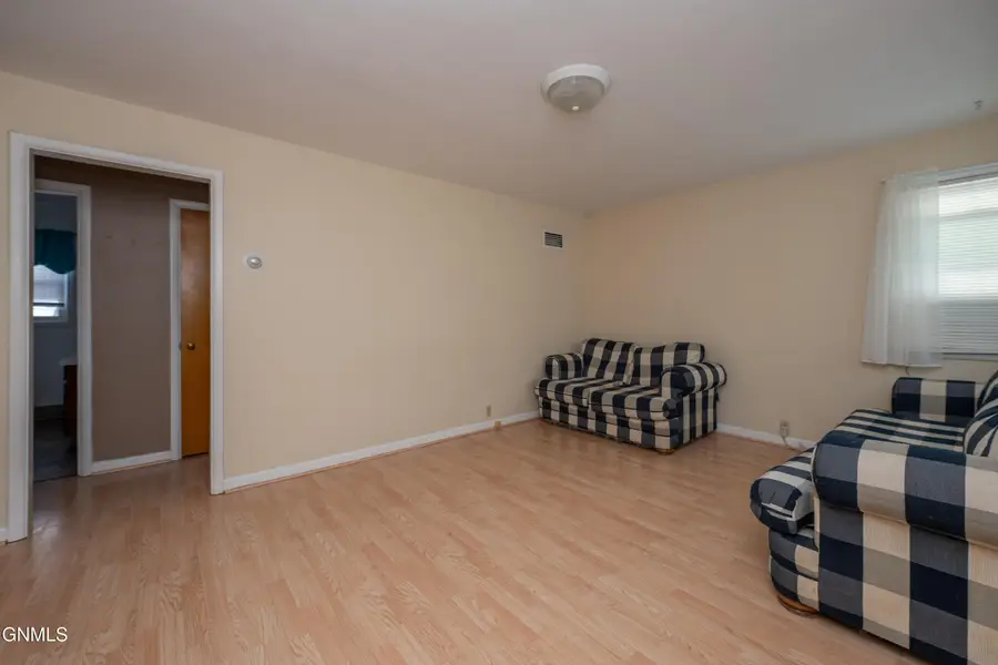 329 6th Street W, Dickinson, ND 58601 - Image #3