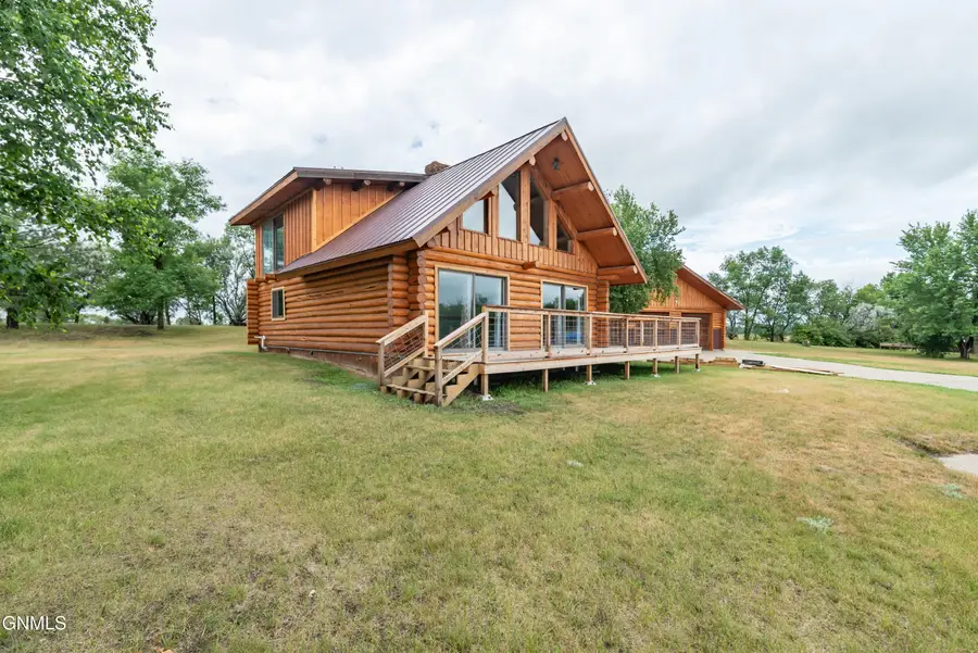 209 13th Avenue Sw, Hazen, ND 58545 - Image #2